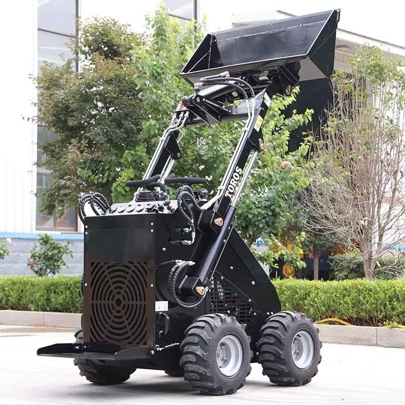 TOROS Diesel Skid Steer Construction Equipment With 4-6In Ground Clearance
