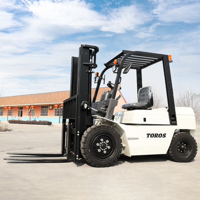 Carrello elevatore diesel con pneumatici pieni