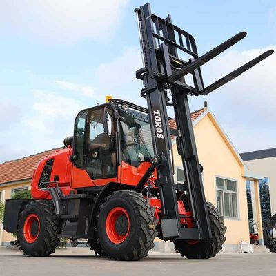Carrello elevatore controbilanciato per terreni accidentati da 3,5 T a 5 T multifunzionale